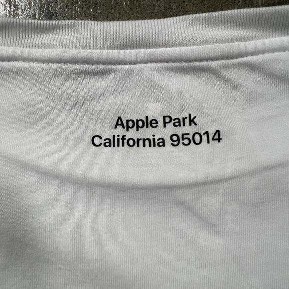 Apple Park Tee White Minimalist Ring Logo XL - Picture 5 of 7